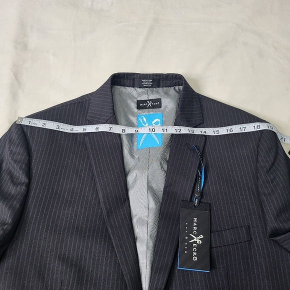 Marc Ecko Gray Pinstripe Blazer. 44L/38W. - Picture 14 of 16